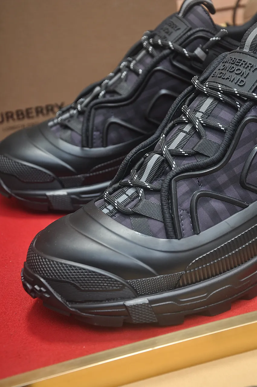 Men's shoes 💰680💶[Burberry] (cowhide lining) classic low-top sneakers｜Imported cowhide with classic plaid fabric｜Cow leather lining｜Original outsole｜Fine workmanship and comfortable to wear Size: 38-44 (customized at 45)